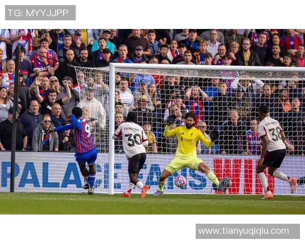 意甲激战：曼联大胜利物浦四球狂潮乌龙球成焦点解析