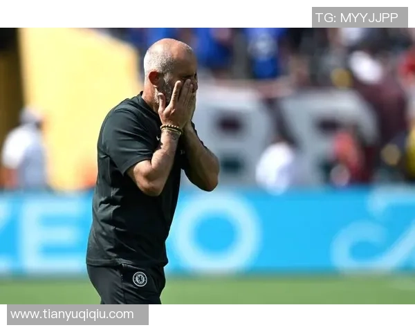 阿森纳大胜曼城友谊赛红牌事件引发全场热议与争议分析 阿森纳大胜曼城友谊赛红牌事件引发全场热议与争议分析