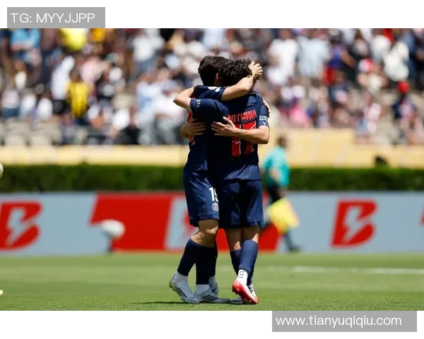 友谊赛惊现冷门巴黎圣日耳曼与皇马战平引发全场震惊 友谊赛惊现冷门巴黎圣日耳曼与皇马战平引发全场震惊