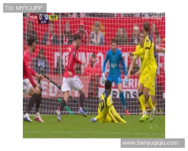 曼联大胜里昂五球狂潮红牌争议引发全场热议战术分析揭秘 曼联大胜里昂五球狂潮红牌争议引发全场热议战术分析揭秘