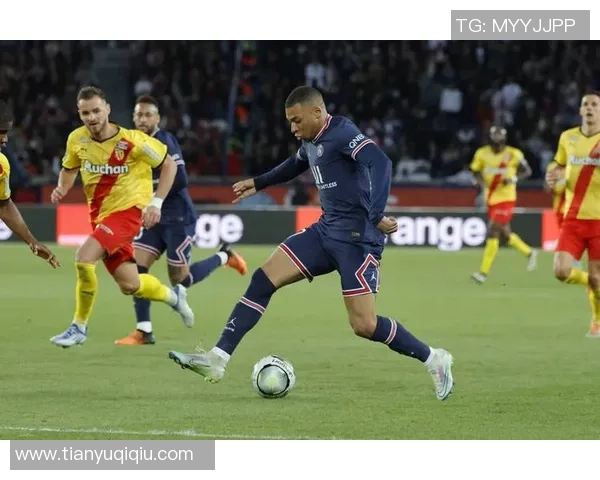 国王杯精彩对决巴黎圣日耳曼逆转尤文图斯引爆全场激情